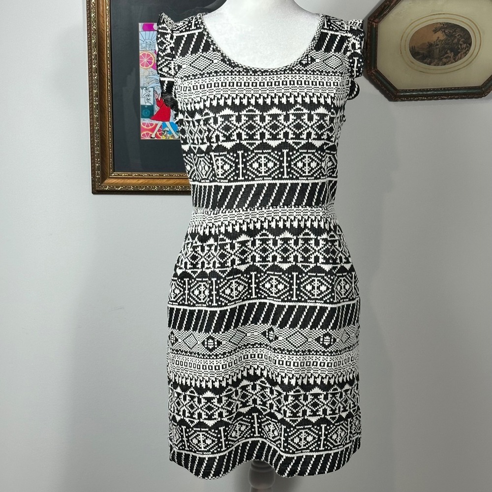 Xhileration Aztec Print Mini Dress - SIZE M Ruffle Sleeve Pockets Neutral